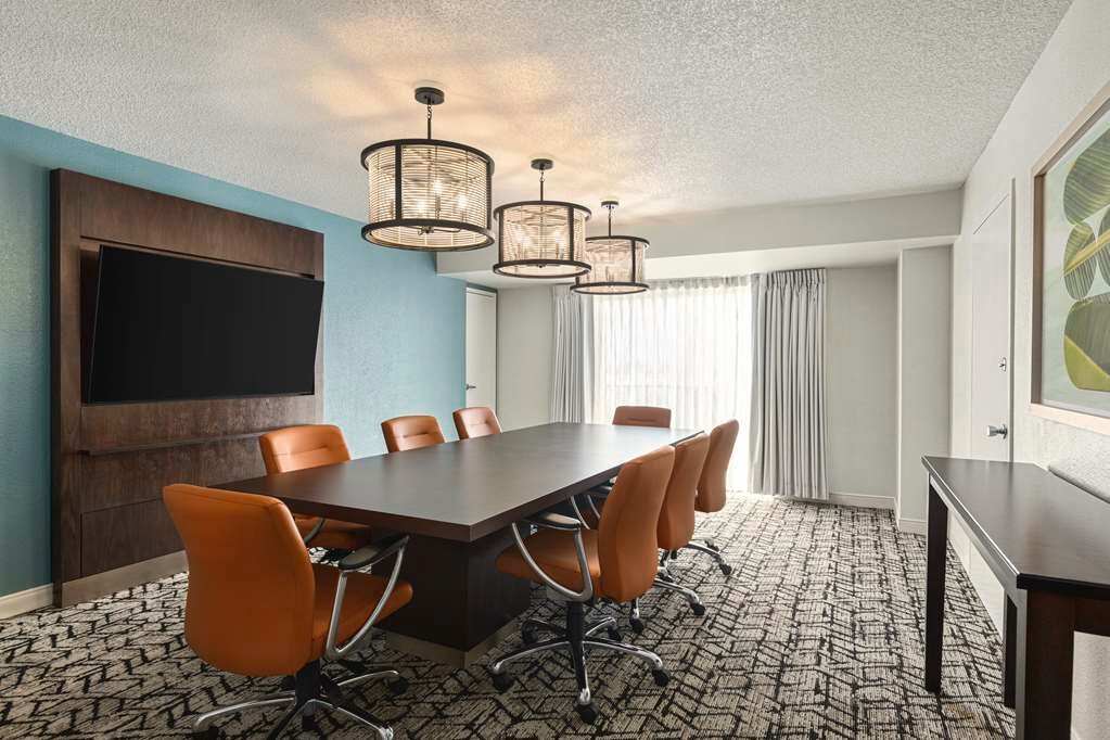 Фото Embassy Suites by Hilton Fort Lauderdale 17th Street 