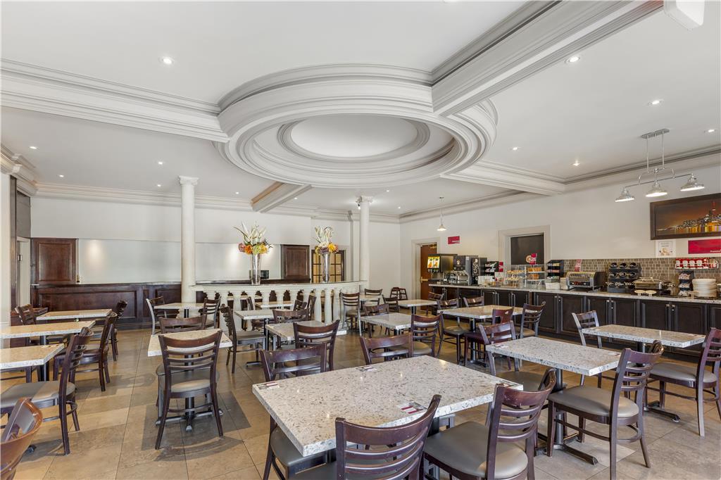 Фото Best Western Plus Travel Hotel Toronto Airport