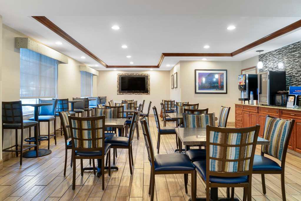 Фото Best Western Executive Inn & Suites