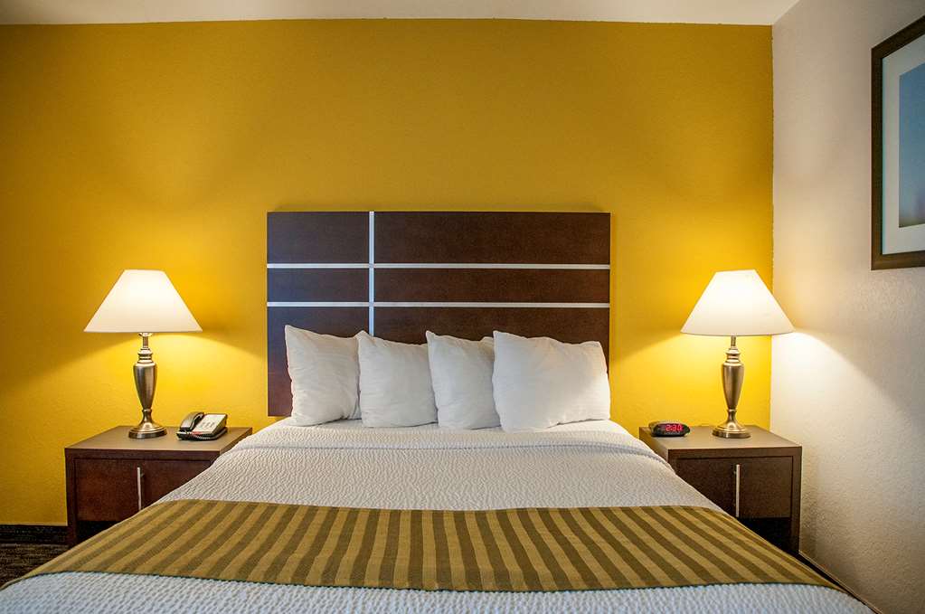 Фото Best Western Village Inn