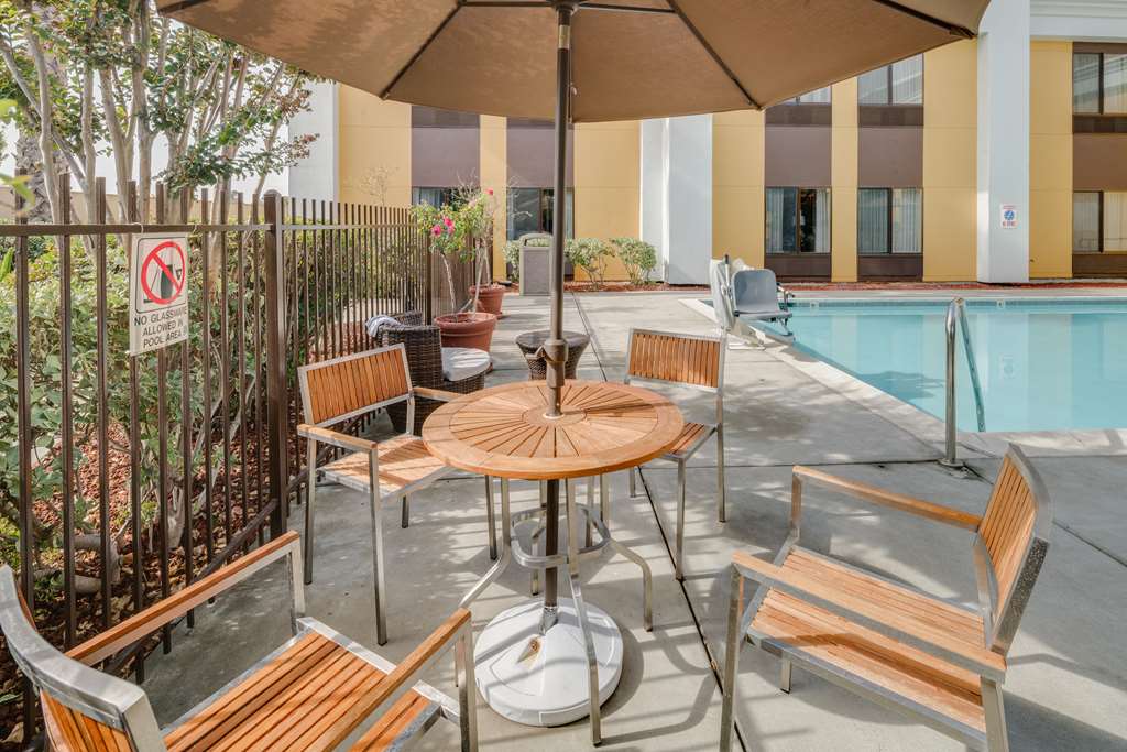 Фото Hampton Inn Livermore