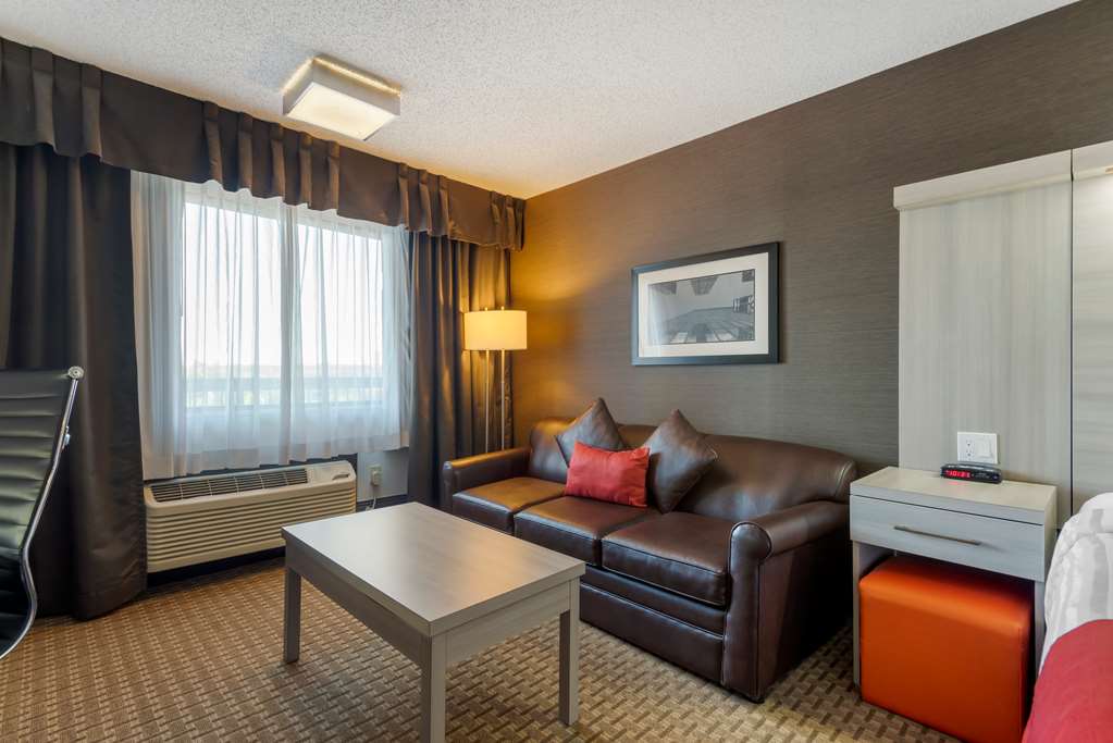 Фото Best Western Plus Village Park Inn