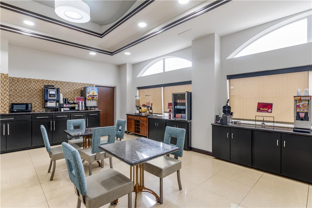 Фото Best Western Plus Jfk Inn & Suites