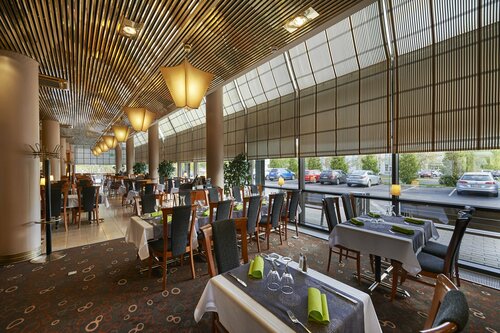 Гостиница Holiday Inn Helsinki - Vantaa Airport в Вантаа