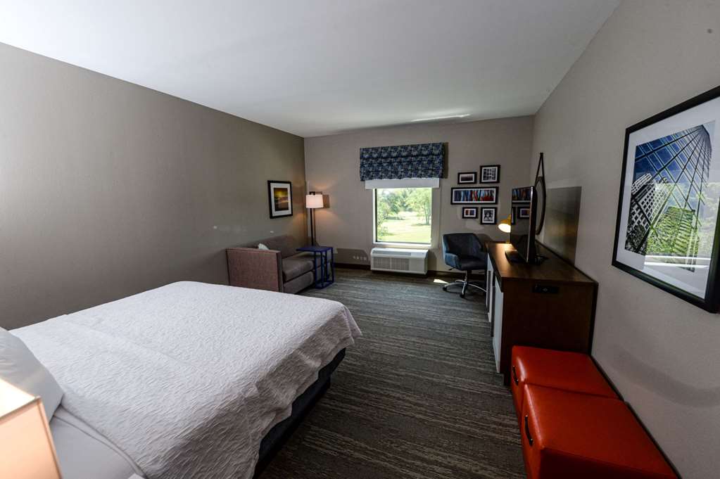 Фото Hampton Inn & Suites Lenoir