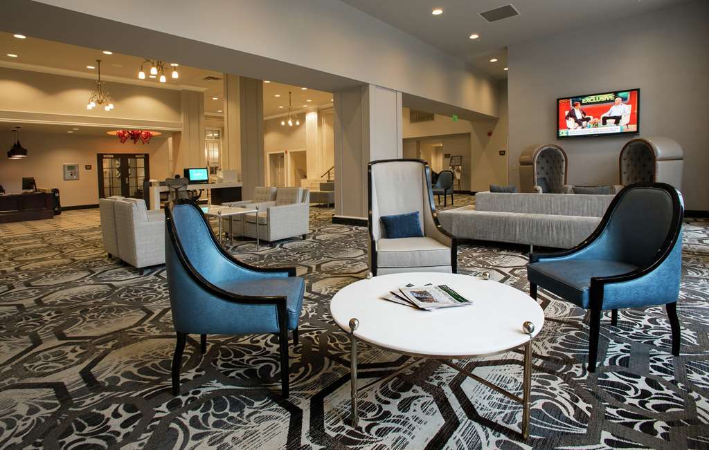 Фото Doubletree Suites by Hilton Detroit Downtown - Fort Shelby