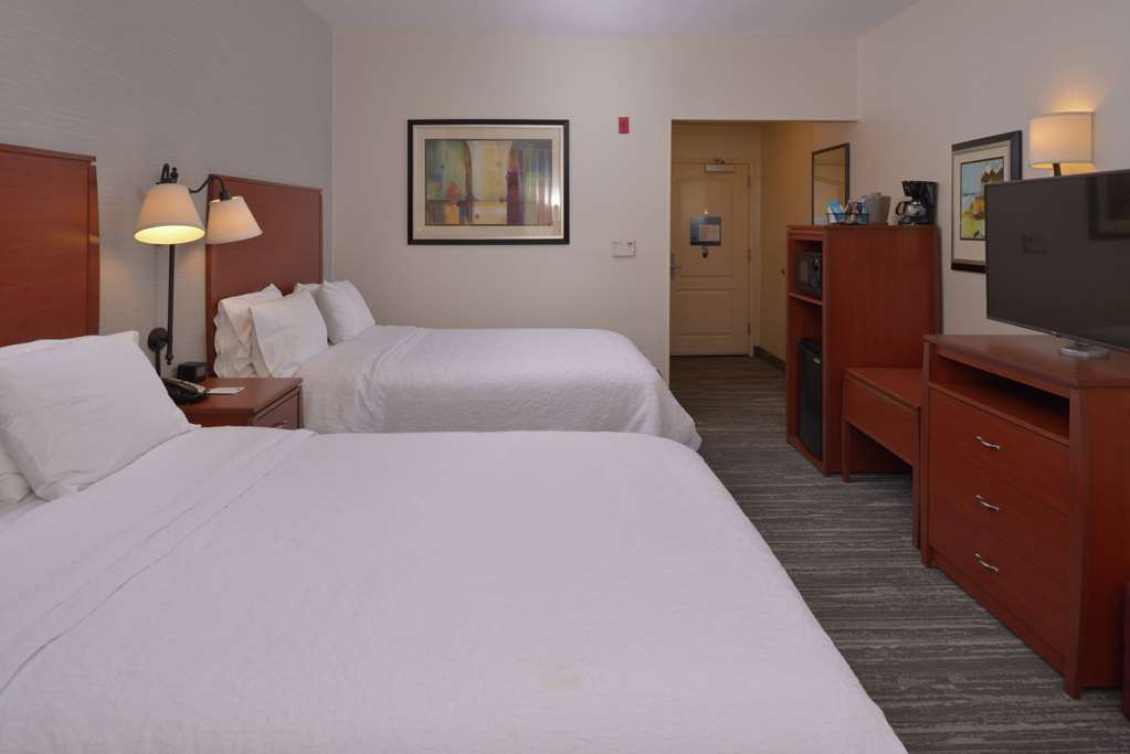 Фото Hampton Inn & Suites Bakersfield North-Airport