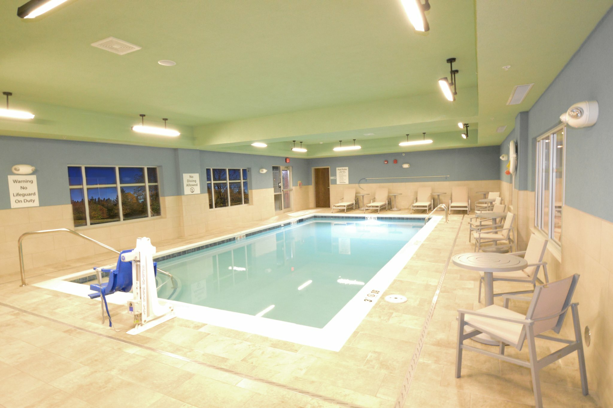 Фото Holiday Inn Express & Suites Toledo West, an Ihg Hotel