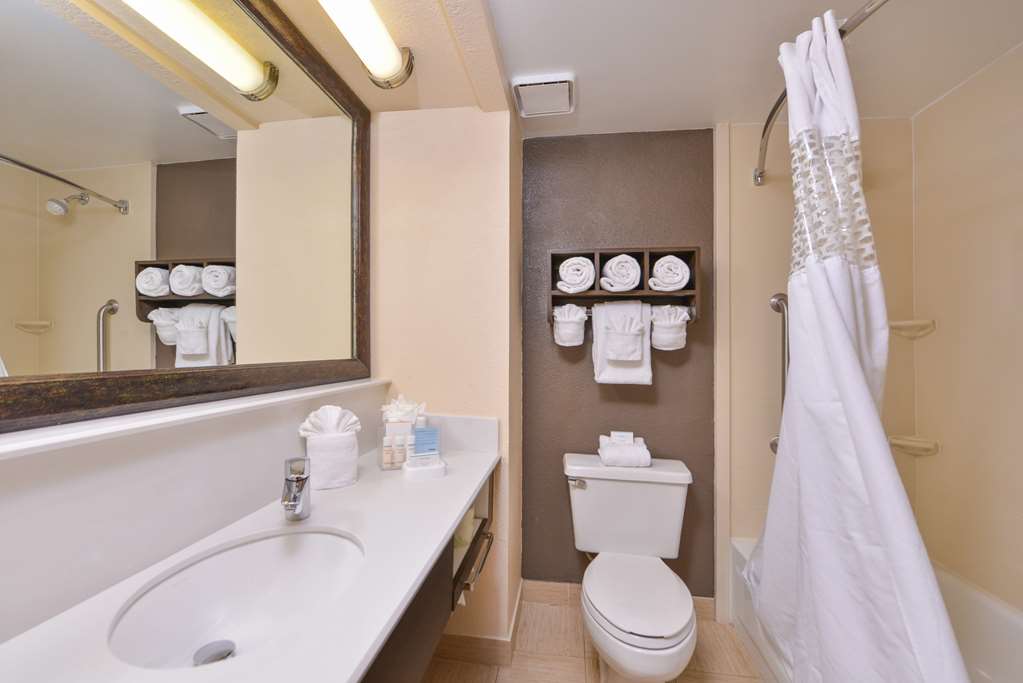 Фото Hampton Inn closest to Universal Orlando