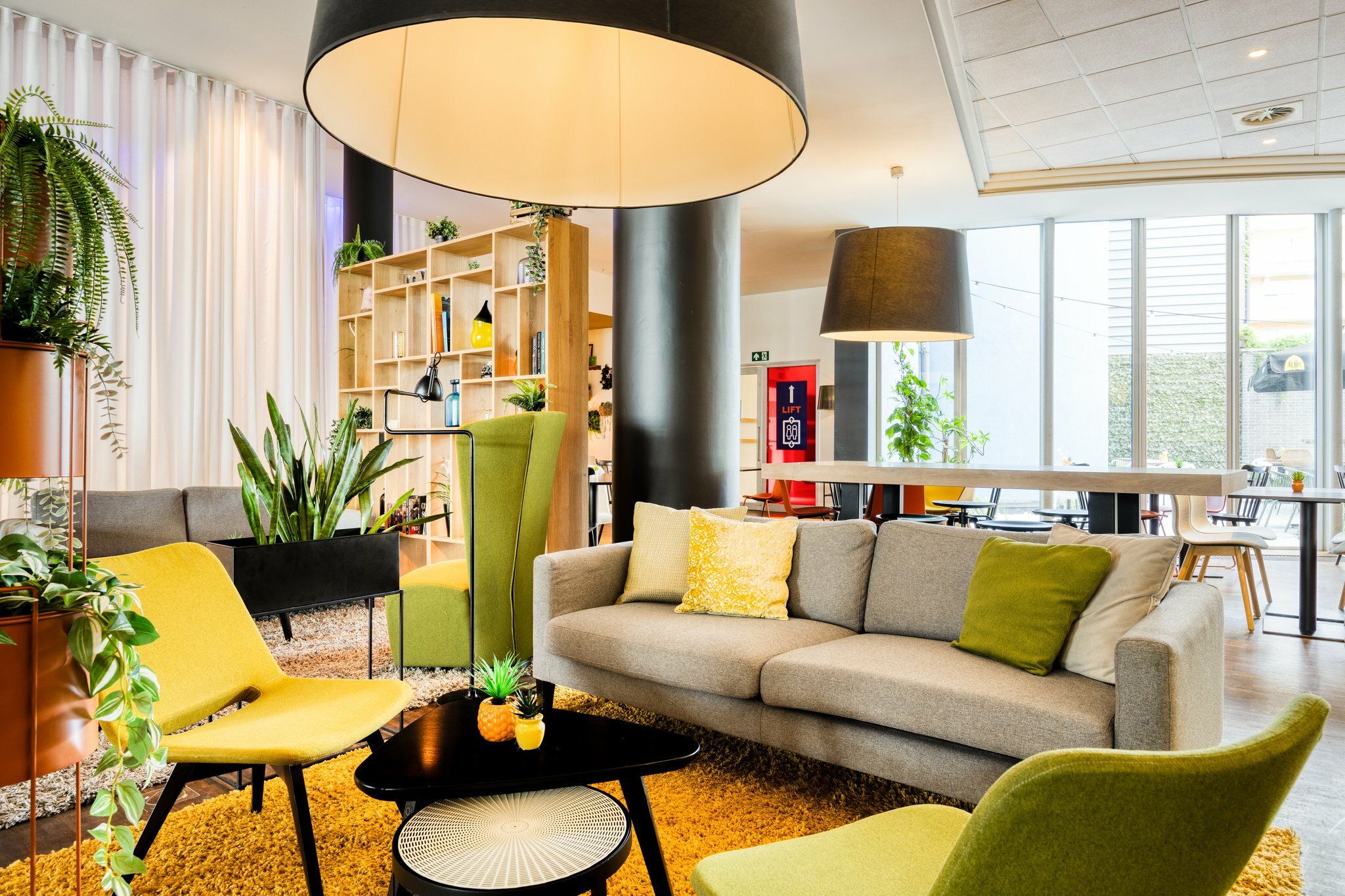 Фото Holiday Inn Express Mechelen City Centre an Ihg Hotel