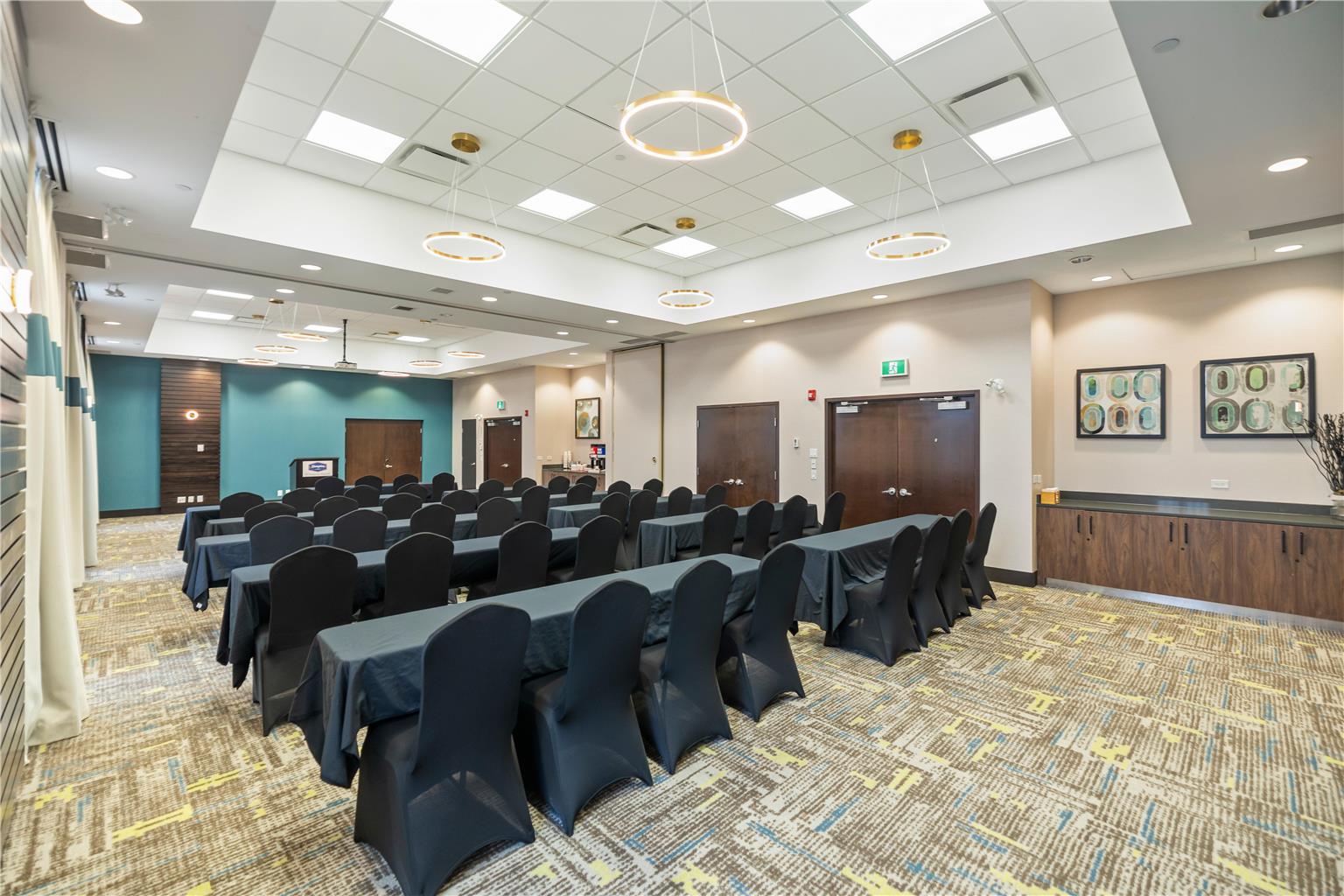Фото Hampton Inn by Hilton Winnipeg Airport/Polo Park