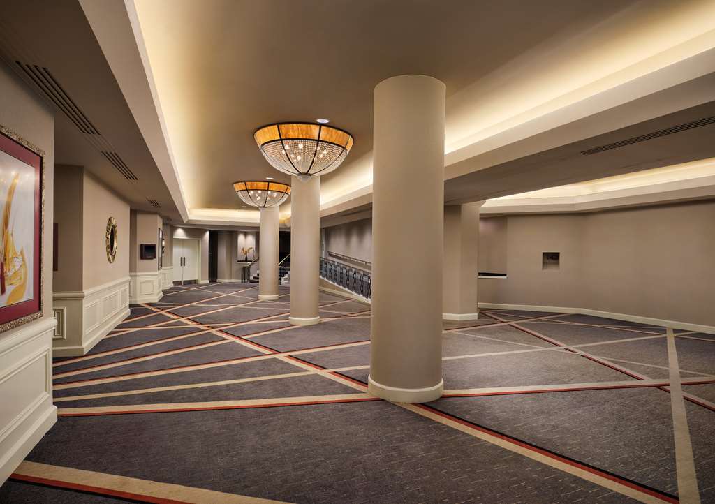 Фото Hilton Arlington