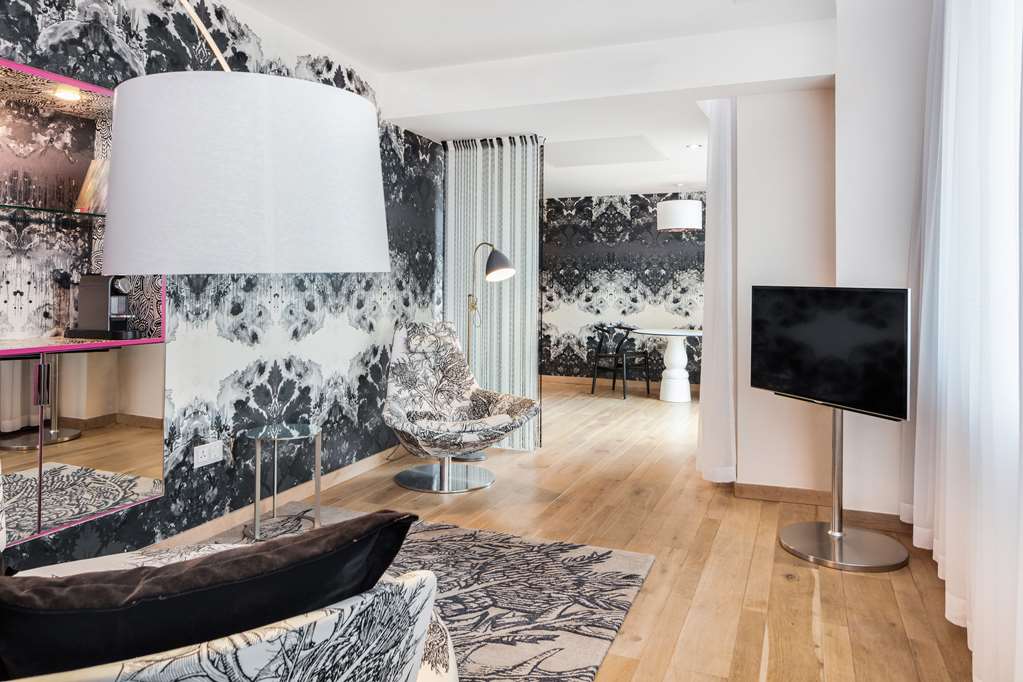 Фото Radisson Collection Hotel, Royal Mile Edinburgh