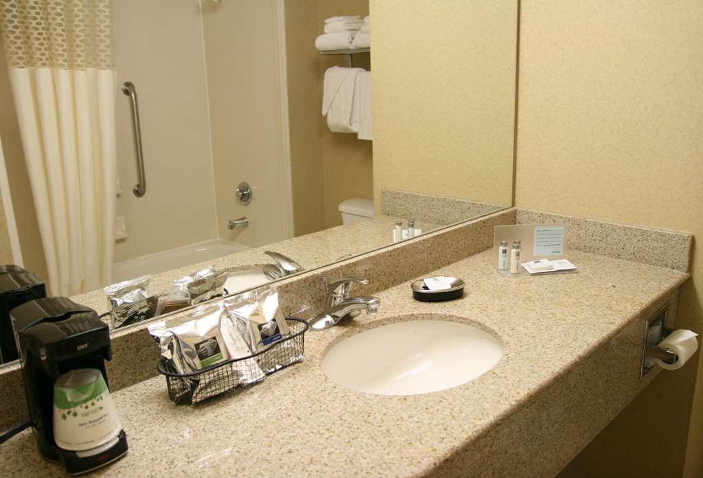 Фото Hampton Inn San Marcos, Ca