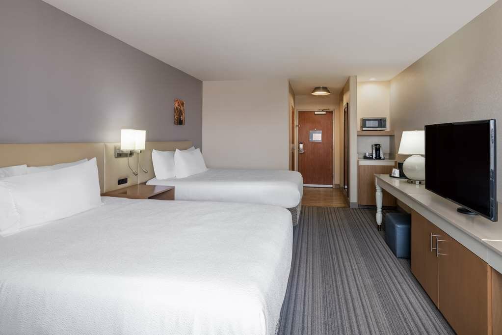 Фото Hilton Garden Inn Bakersfield