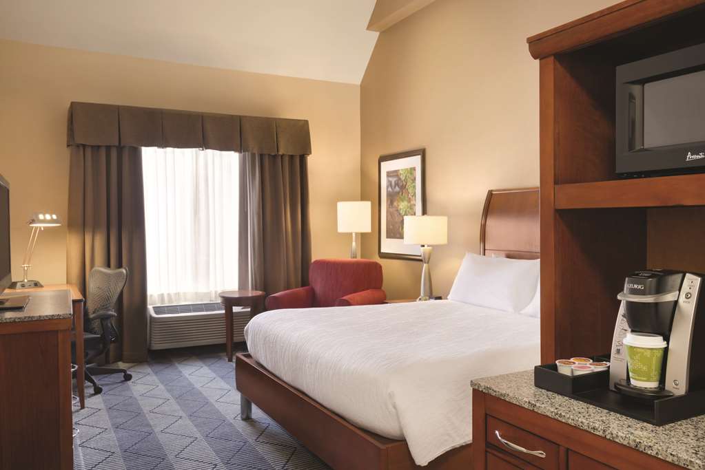 Фото Hilton Garden Inn Lancaster