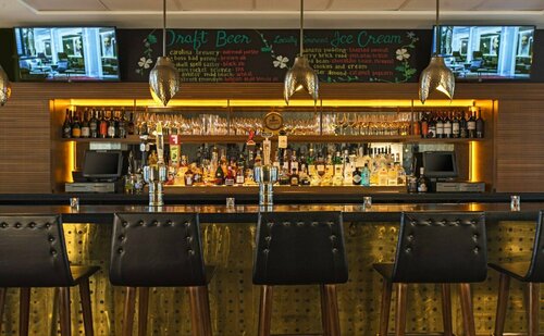 Гостиница Renaissance Raleigh North Hills Hotel в Роли