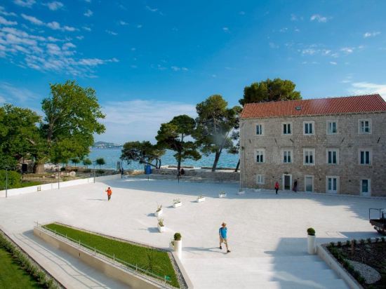 Фото Hotel Mlini