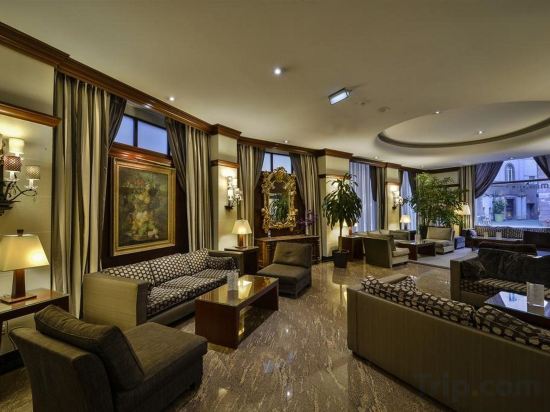 Фото Maison Rouge Hotel