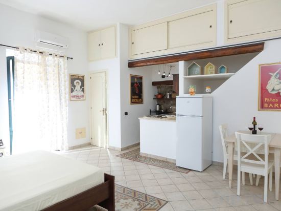 Фото Central Room With Balcony And Amazing Sea View