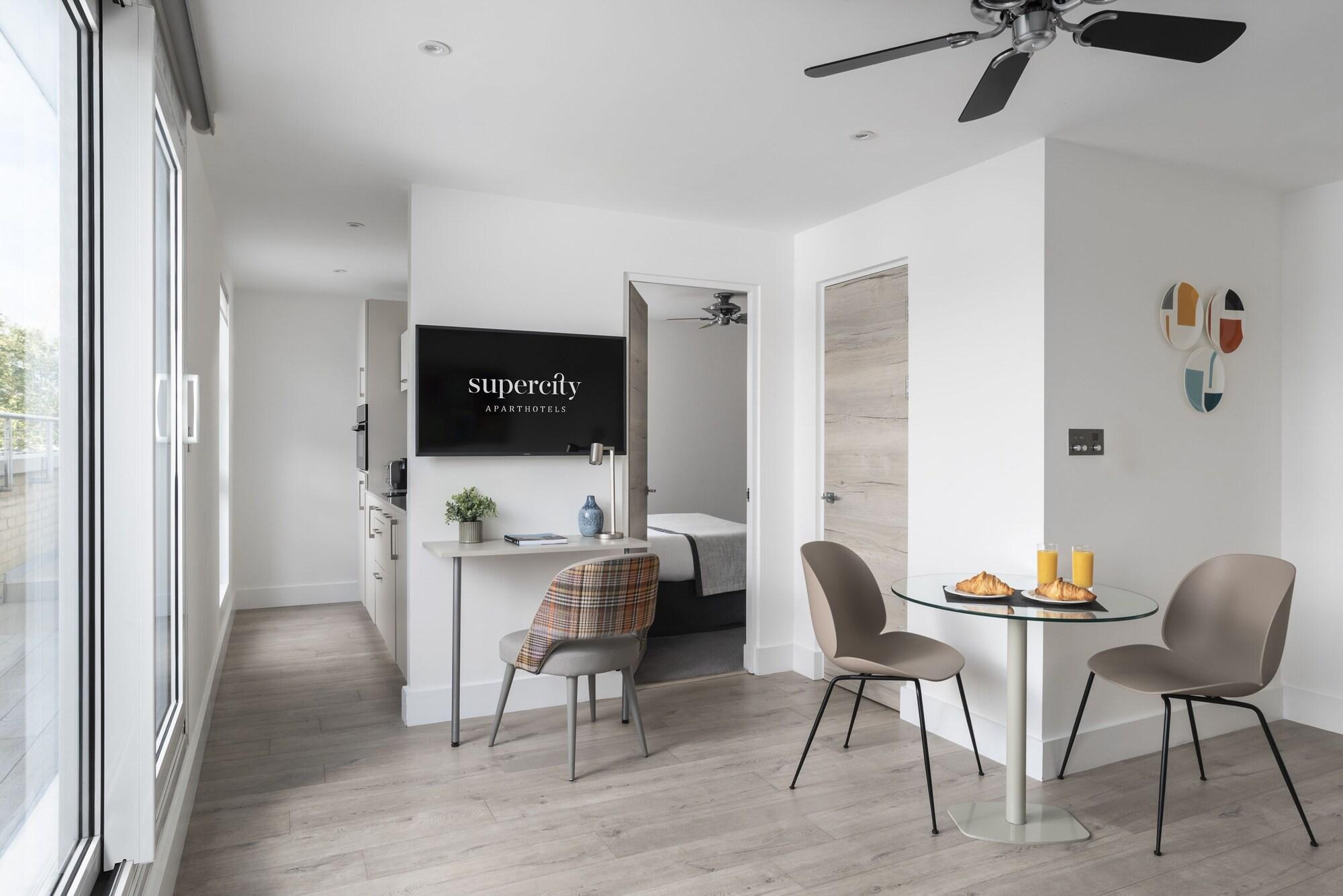 Фото Q Square by Supercity Aparthotels