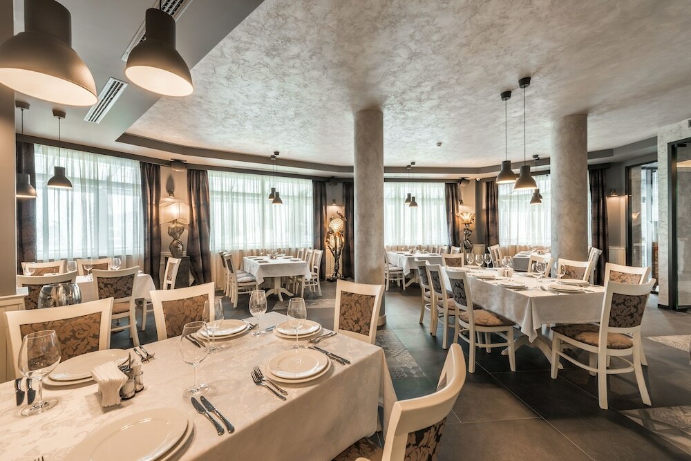 Фото All Seasons Residence Hotel