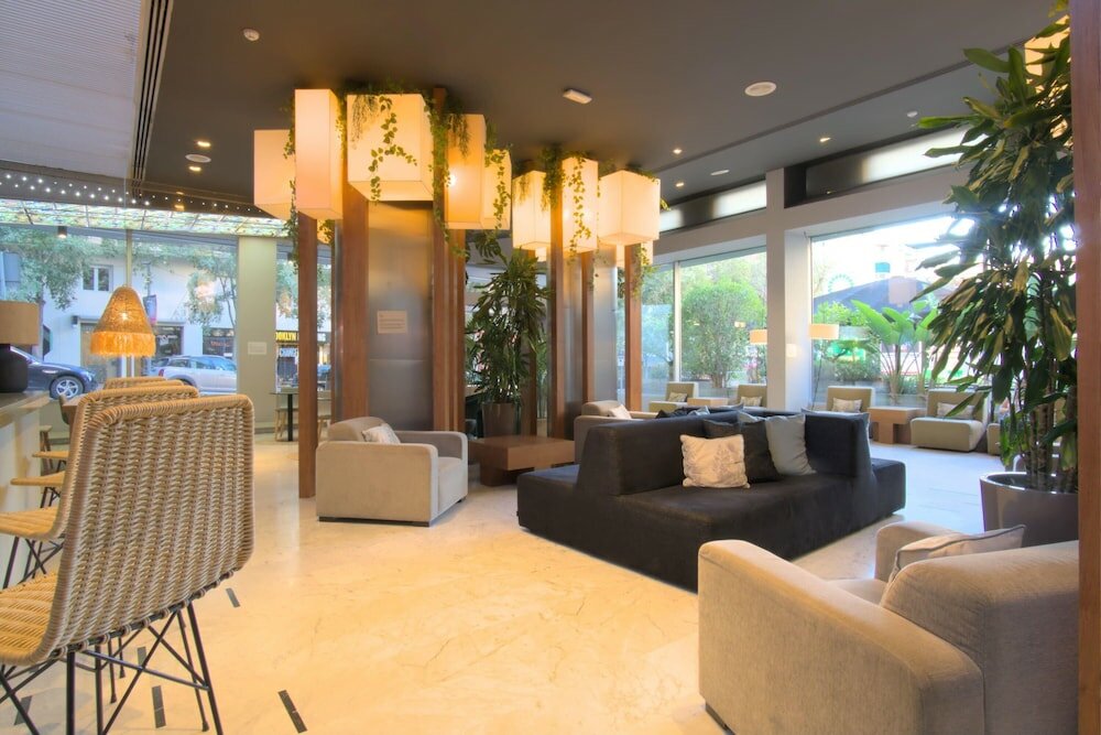 Фото Aparthotel Atenea Barcelona