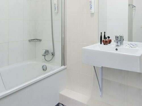Гостиница Comfort Hotel Bobigny Paris Est в Бобиньях