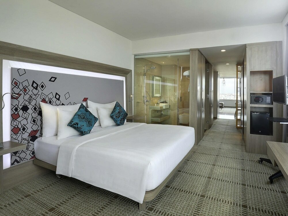 Фото Novotel Makassar Grand Shayla