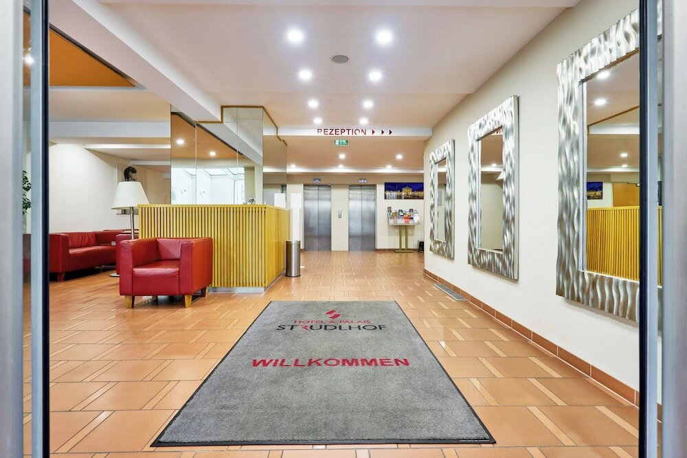 Фото Hotel Strudlhof