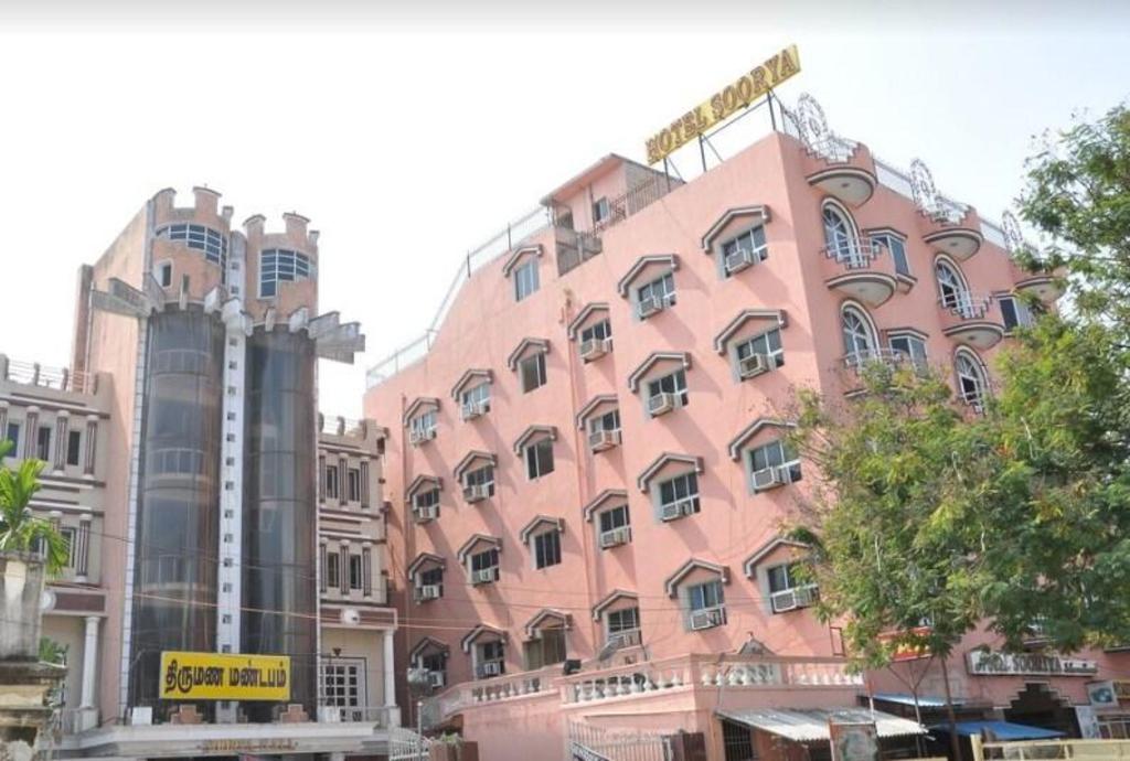 Фото Hotel Soorya International