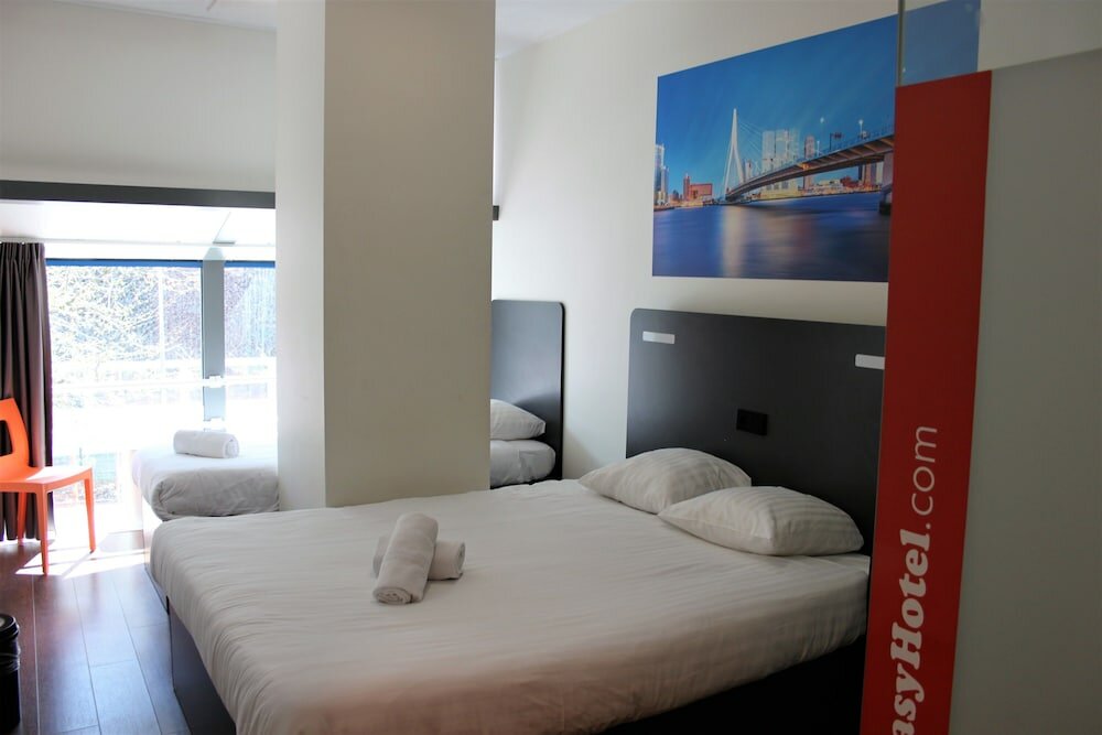 Фото EasyHotel Rotterdam City Centre