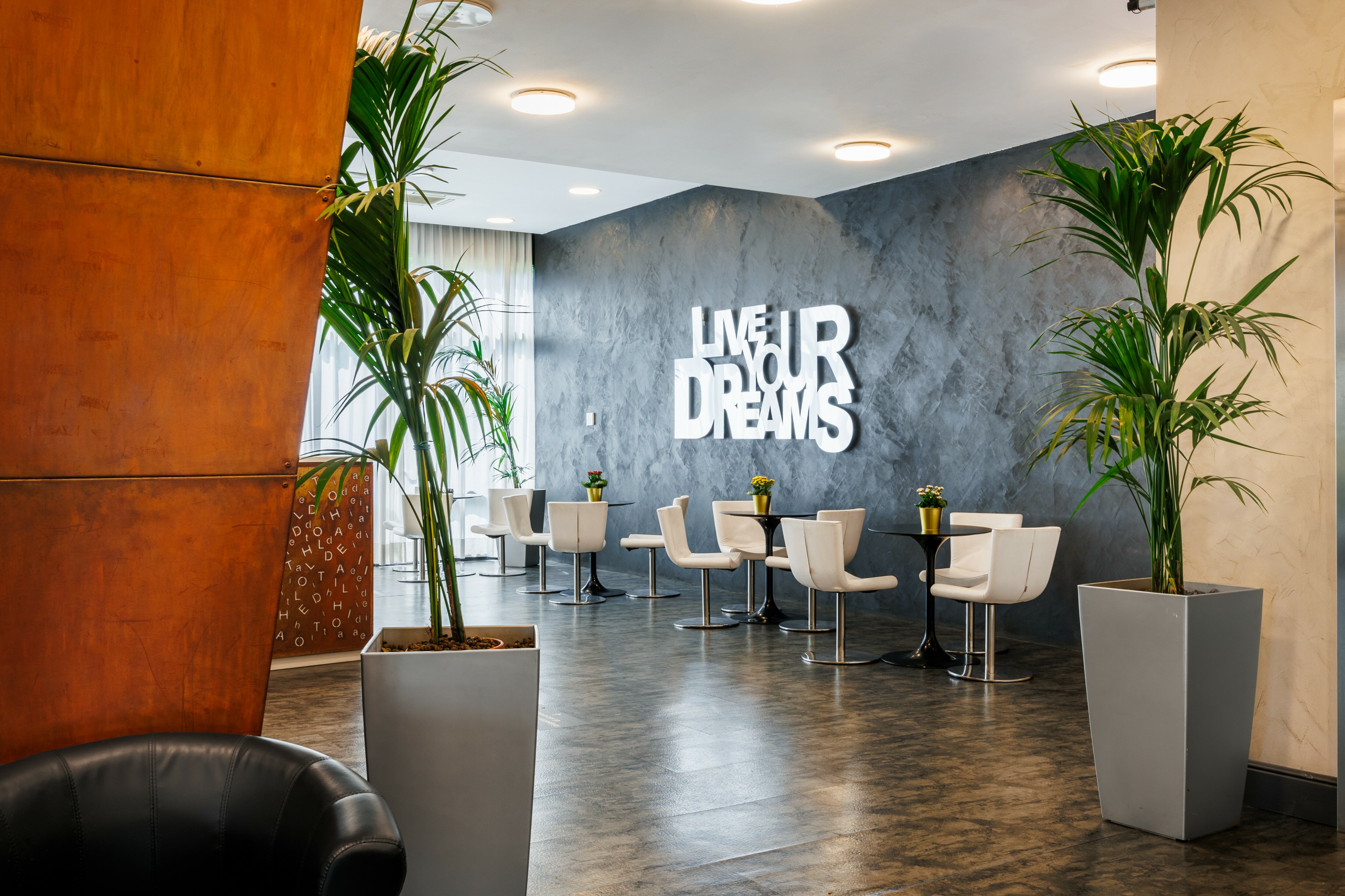 Фото IH Hotels Milano Lorenteggio
