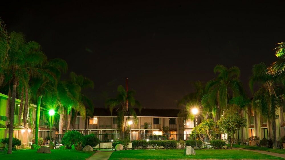 Фото Motel 6 Anaheim Hills
