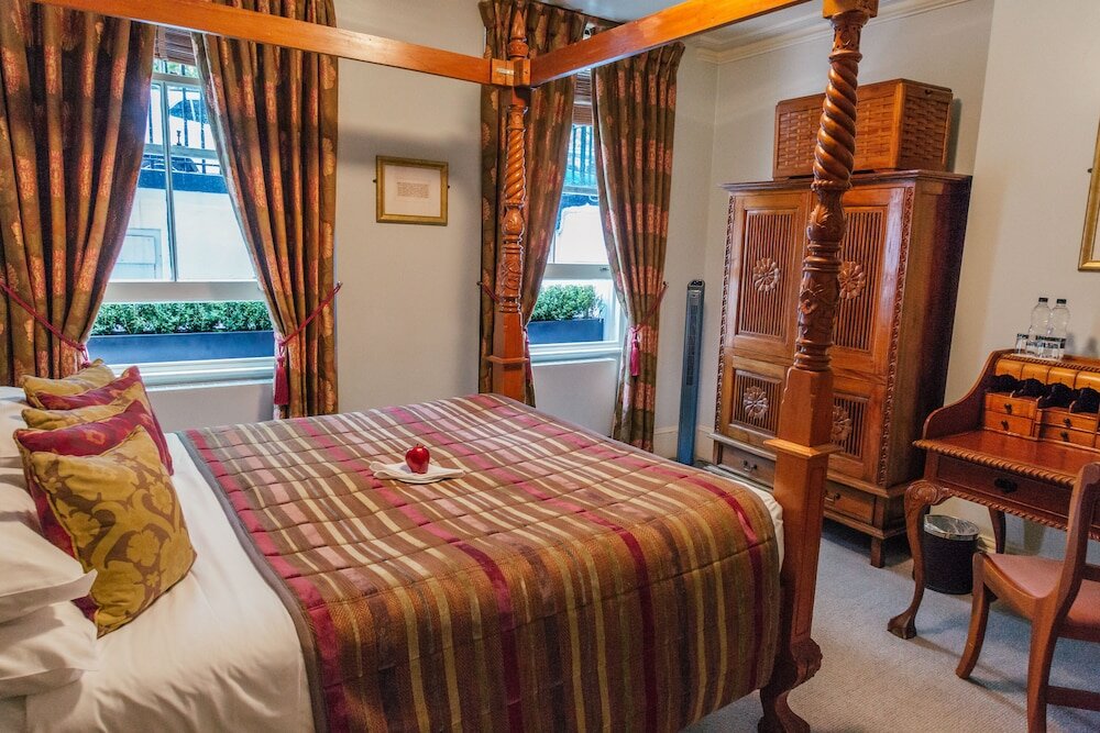 Фото Twenty Nevern Square Hotel