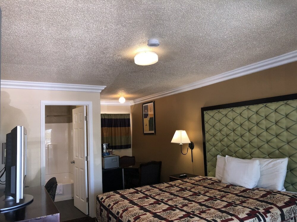 Фото Lamplighter Motel