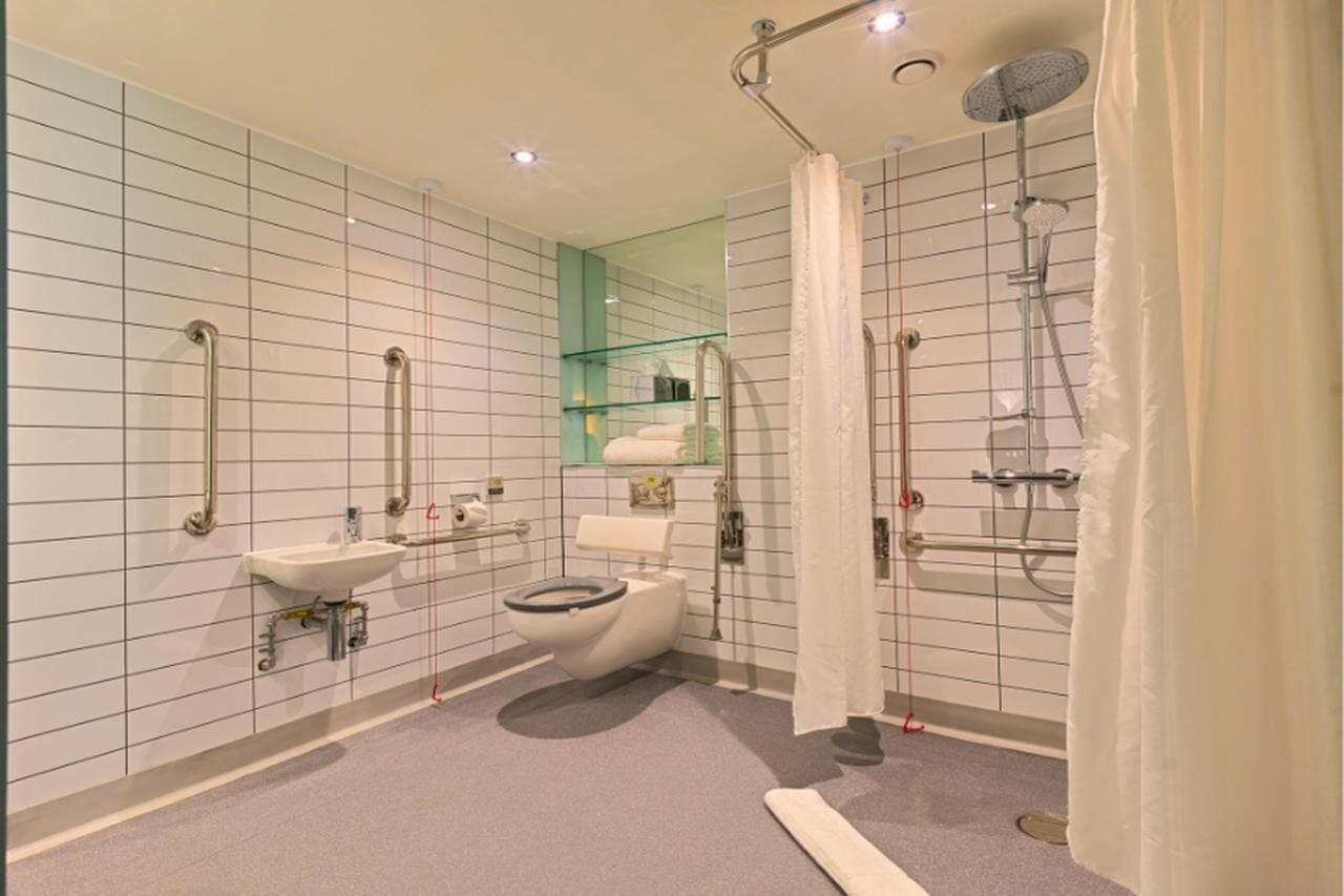 Фото Pentahotel Warrington