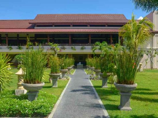 Фото Lombok Raya Hotel