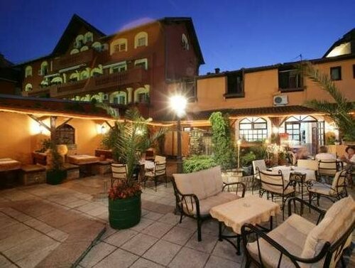 Гостиница Fontana в Южно-Бачском округе