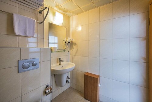 Гостиница Kozan City Hotel в Конаке