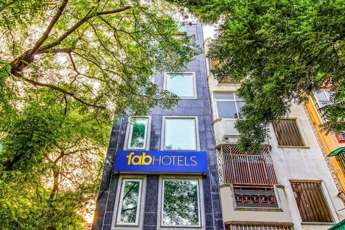 Fabhotel Royal Comfort Castle