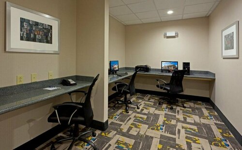 Гостиница Holiday Inn Express & Suites в Батавии