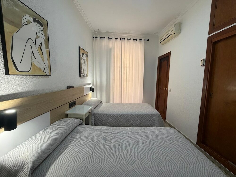 Фото Hostal Bahia