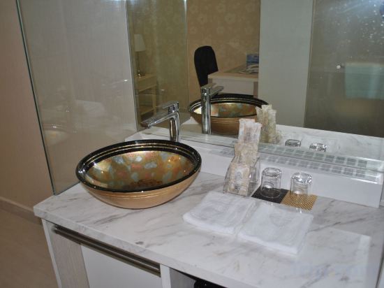 Фото Jayleen Clarke Quay Hotel