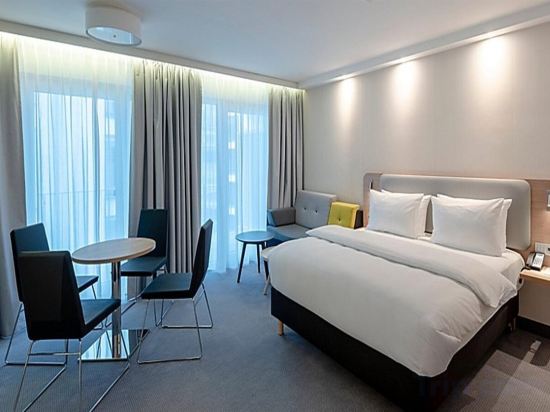 Фото Holiday Inn Express Offenbach, an Ihg Hotel