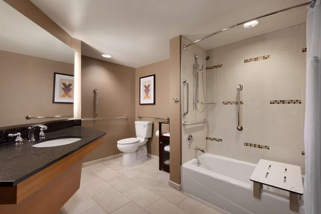 Фото Hilton Arlington