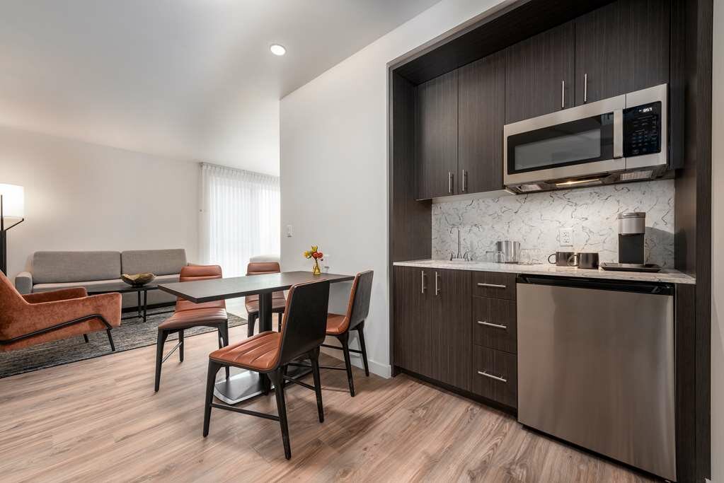 Фото Holman Riverfront Park Hotel Salem, Tapestry by Hilton