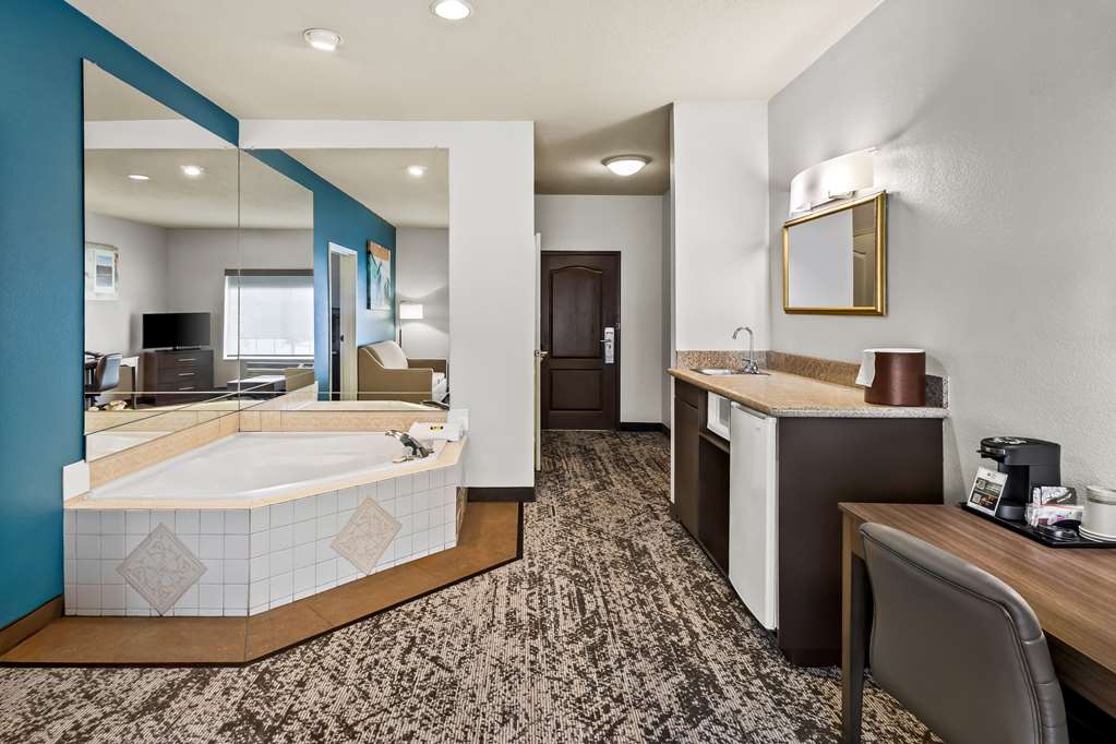 Фото Best Western Plus Fort Wayne Inn & Suites North