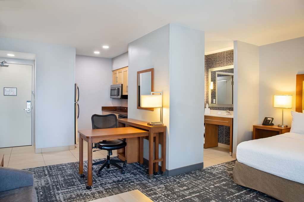 Фото Homewood Suites by Hilton Winnipeg Airport Polo Park MB
