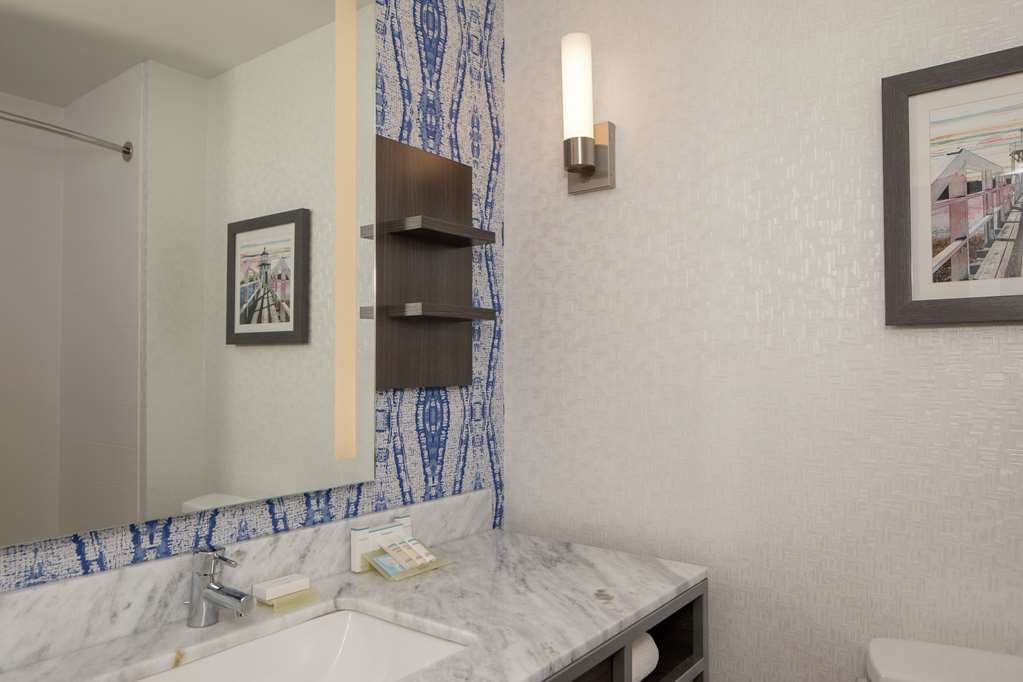 Фото Hilton Garden Inn Freeport Downtown